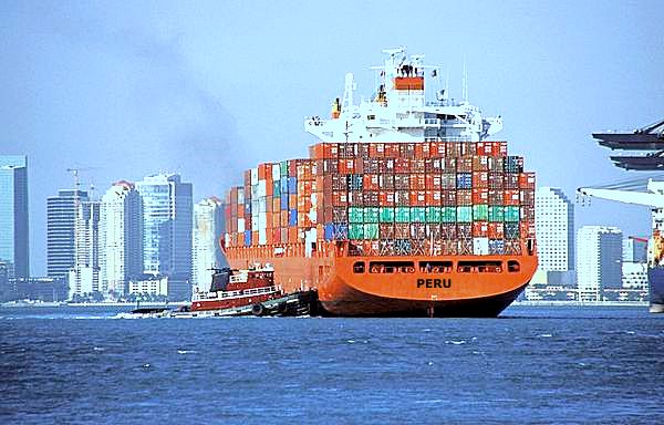 big container ship peru