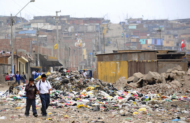 PERU-LAC-EU-SUMMIT-POVERTY
