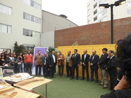 Con todos los docentes del Jurado calificador.