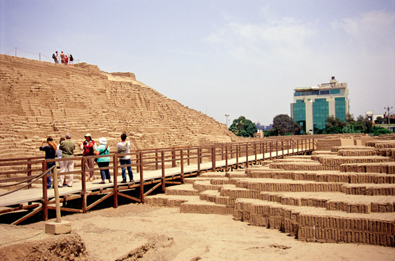 HUACA-PUCLLANA