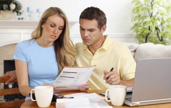 ¿estudias y trabajas? consejos para administrar tu dinero working adult