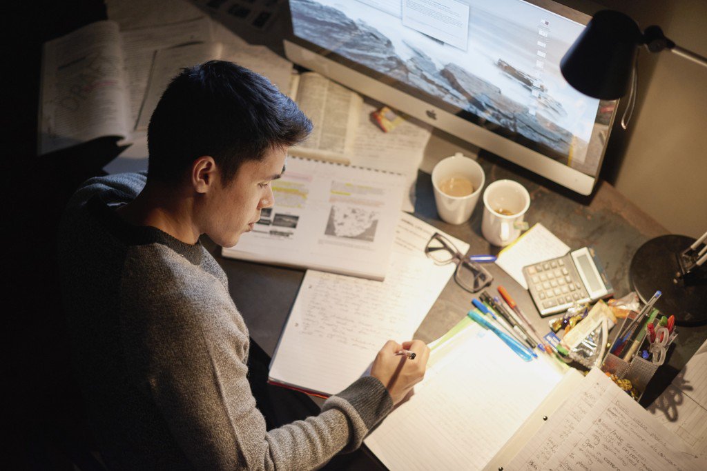 cómo estudiar de noche working adult
