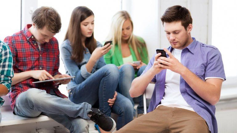 exceso de tecnología o el riesgo de convertirse en un zombi