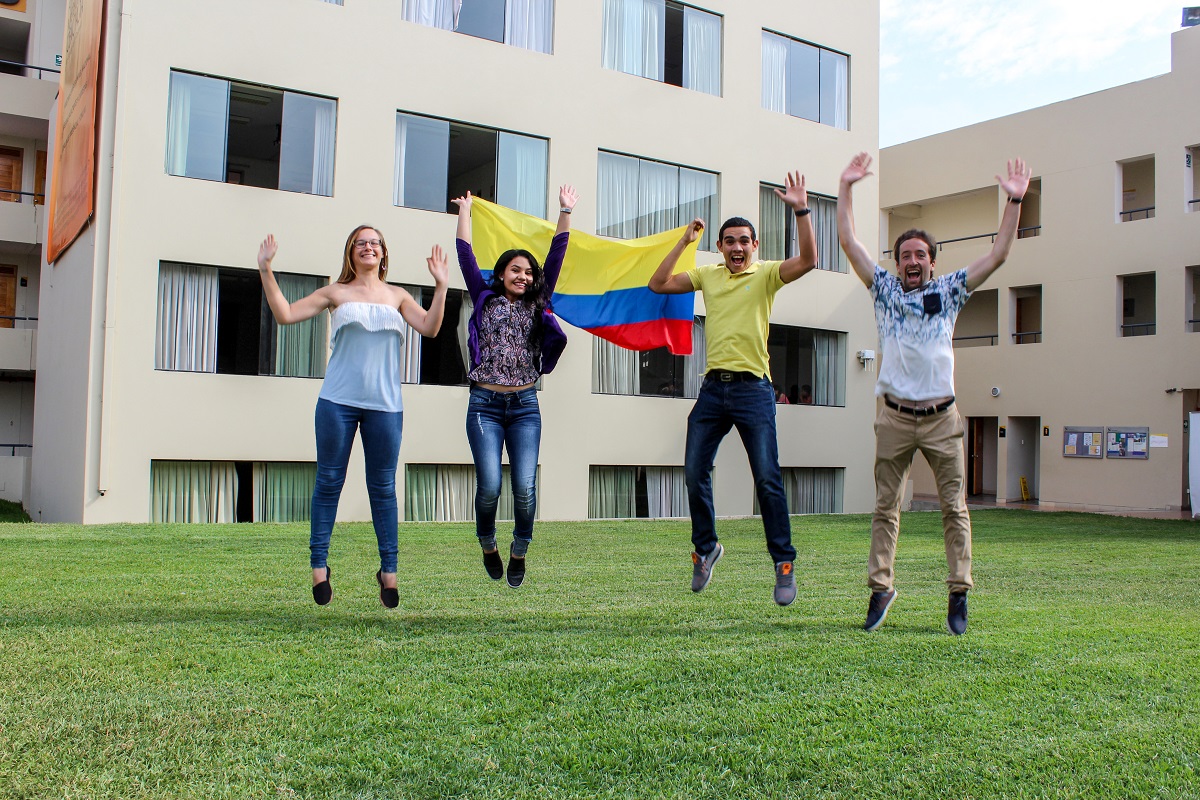 cuatro jóvenes extranjeros asistieron a upn trujillo