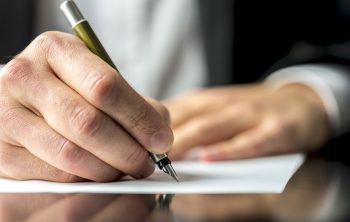 el uso de la mano derecha, un hábito milenario