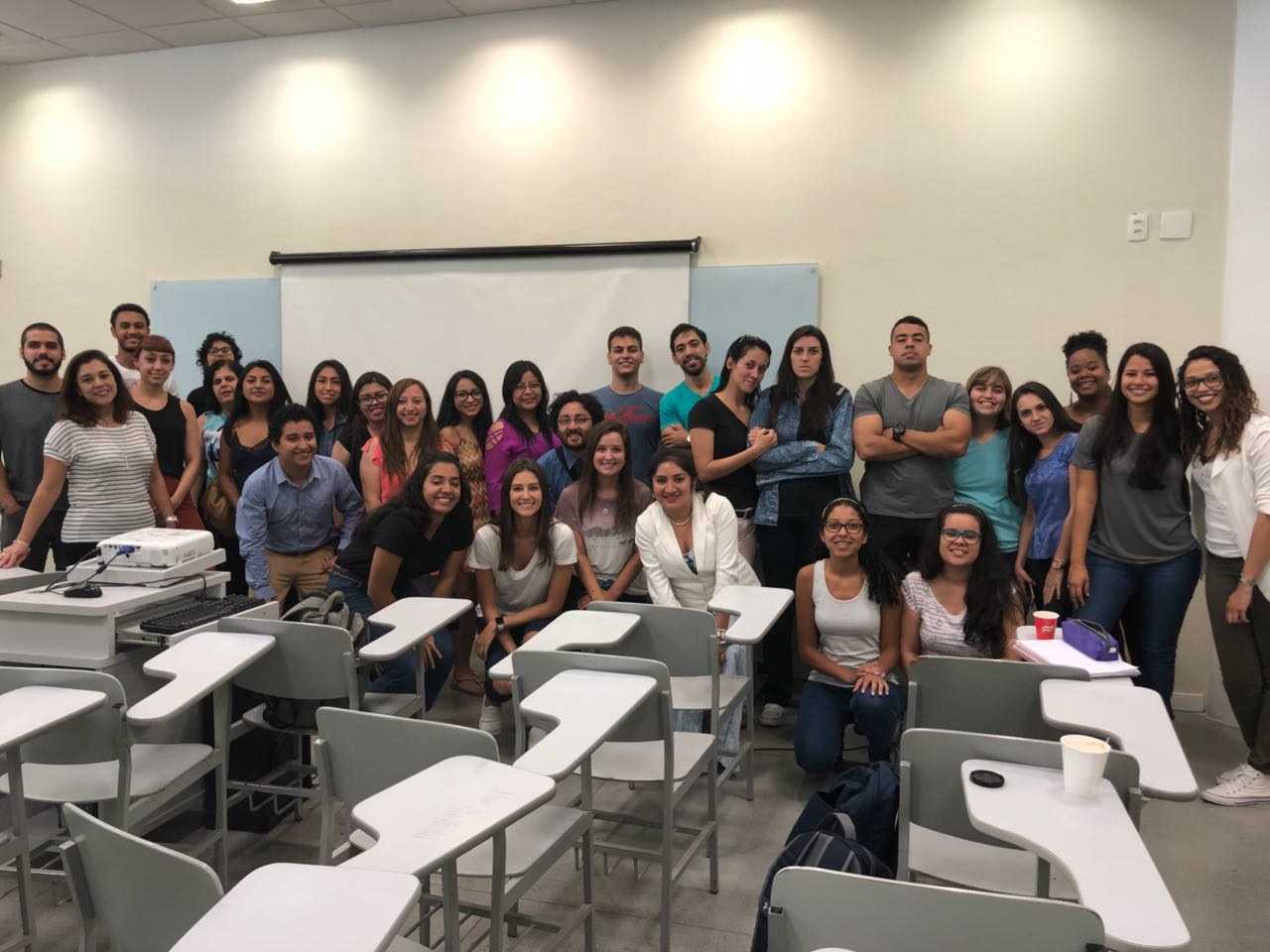 estudiantes y docentes de Psicología realizan intercambio en Brasil