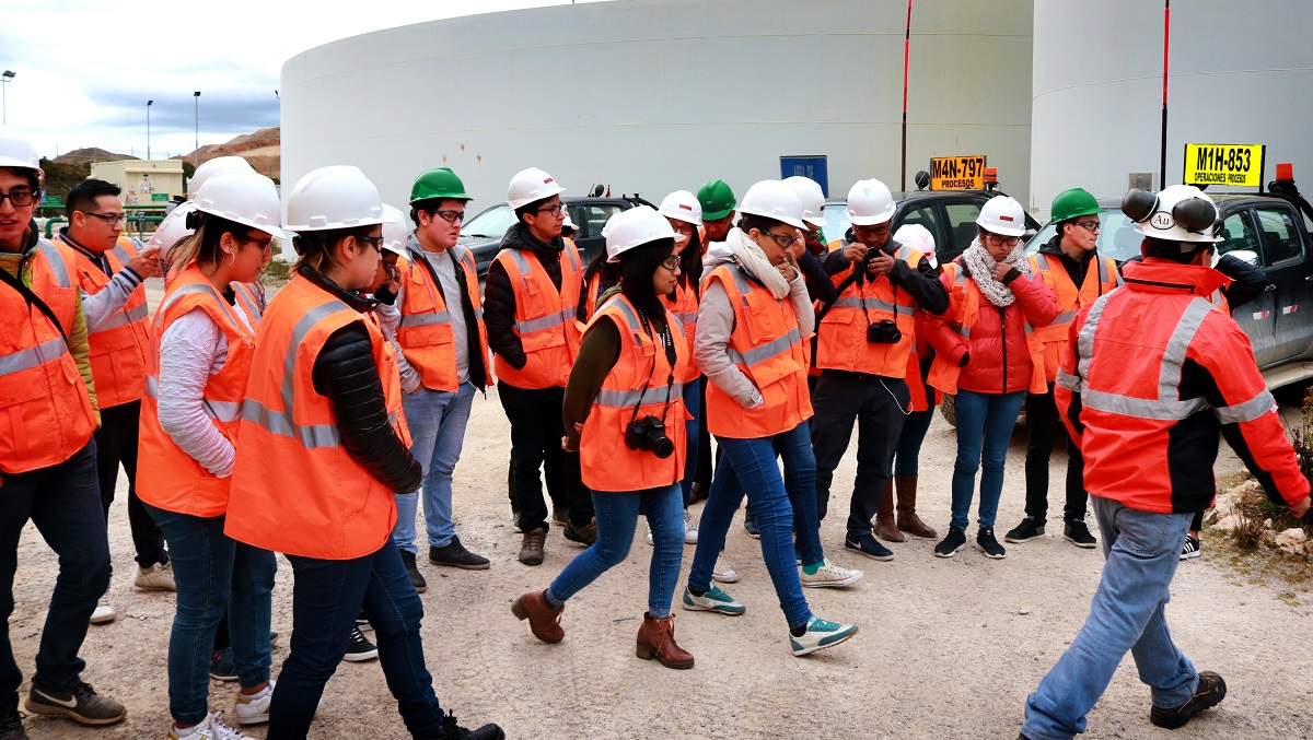 futuros comunicadores visitan operaciones de yanacocha