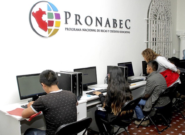 financia tus estudios con los créditos que otorga pronabec