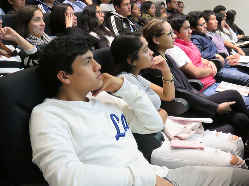 “Actualmente las empresas buscan un colaborador íntegro, ya que los hace mejores seres humanos y replican resultados positivos a nivel empresarial”, indicó.