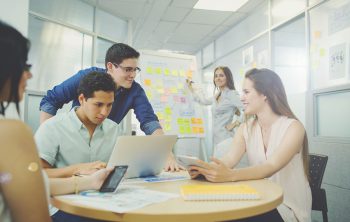 Cuatro estrategias a tener en cuenta para emprender sin dejar los estudios