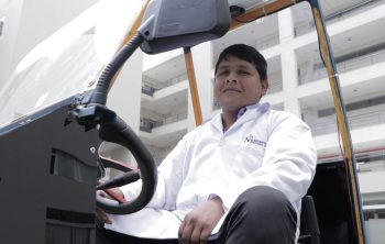 Egresado de UPN desarrolla vehículo eléctrico que funciona a bajo costo y no contamina