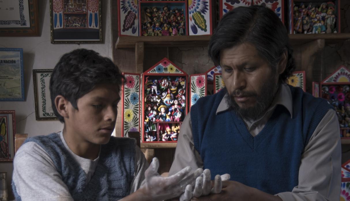 Retablo, un logrado cuestionamiento a convenciones y tradiciones