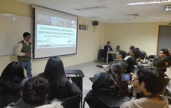 “El comunicador debe producir conocimiento e impulsar cambios de actitud”
