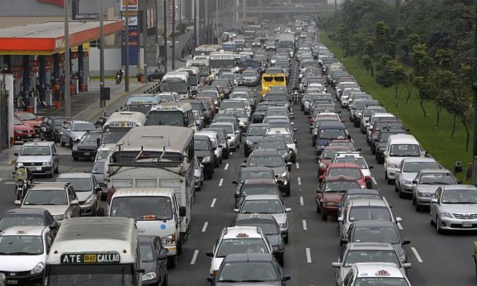 Costo y consecuencias del insufrible tráfico limeño