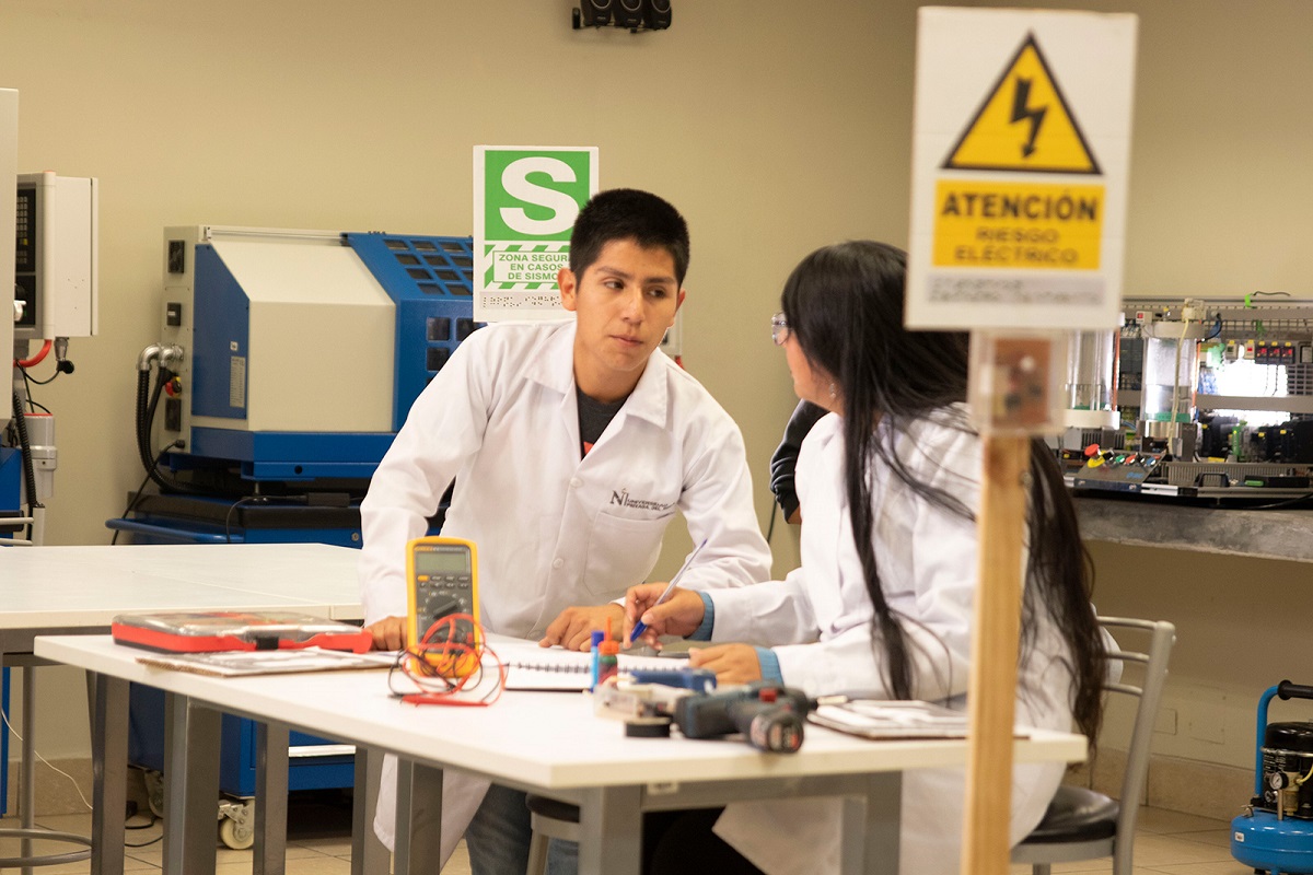 Docente UPN desarrolla innovador sistema de señalética para invidentes
