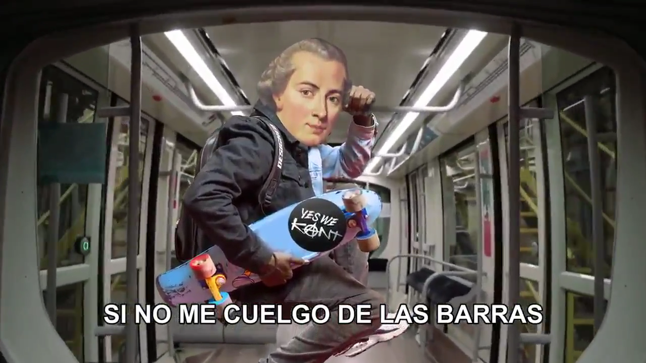 Kant se sube al tranvía en Barcelona