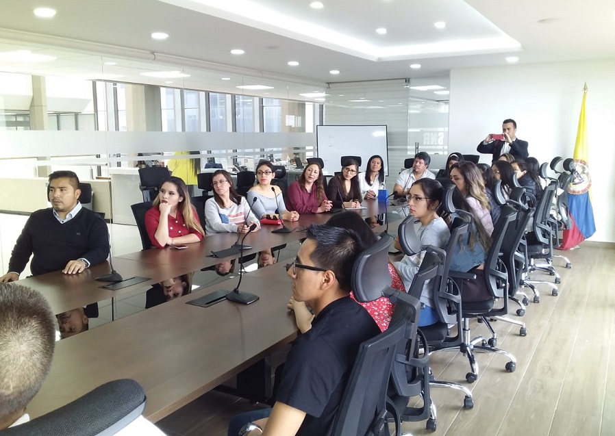 Delegación de estudiantes de Derecho realizó viaje de estudios a Colombia