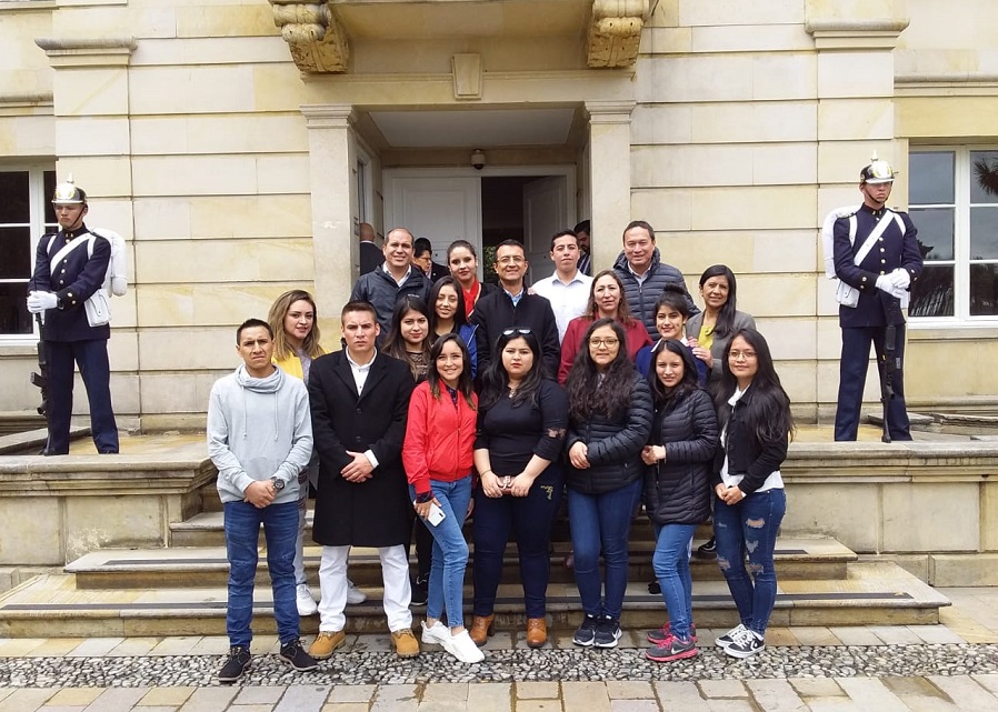 Delegación de estudiantes de Derecho realizó viaje de estudios a Colombia