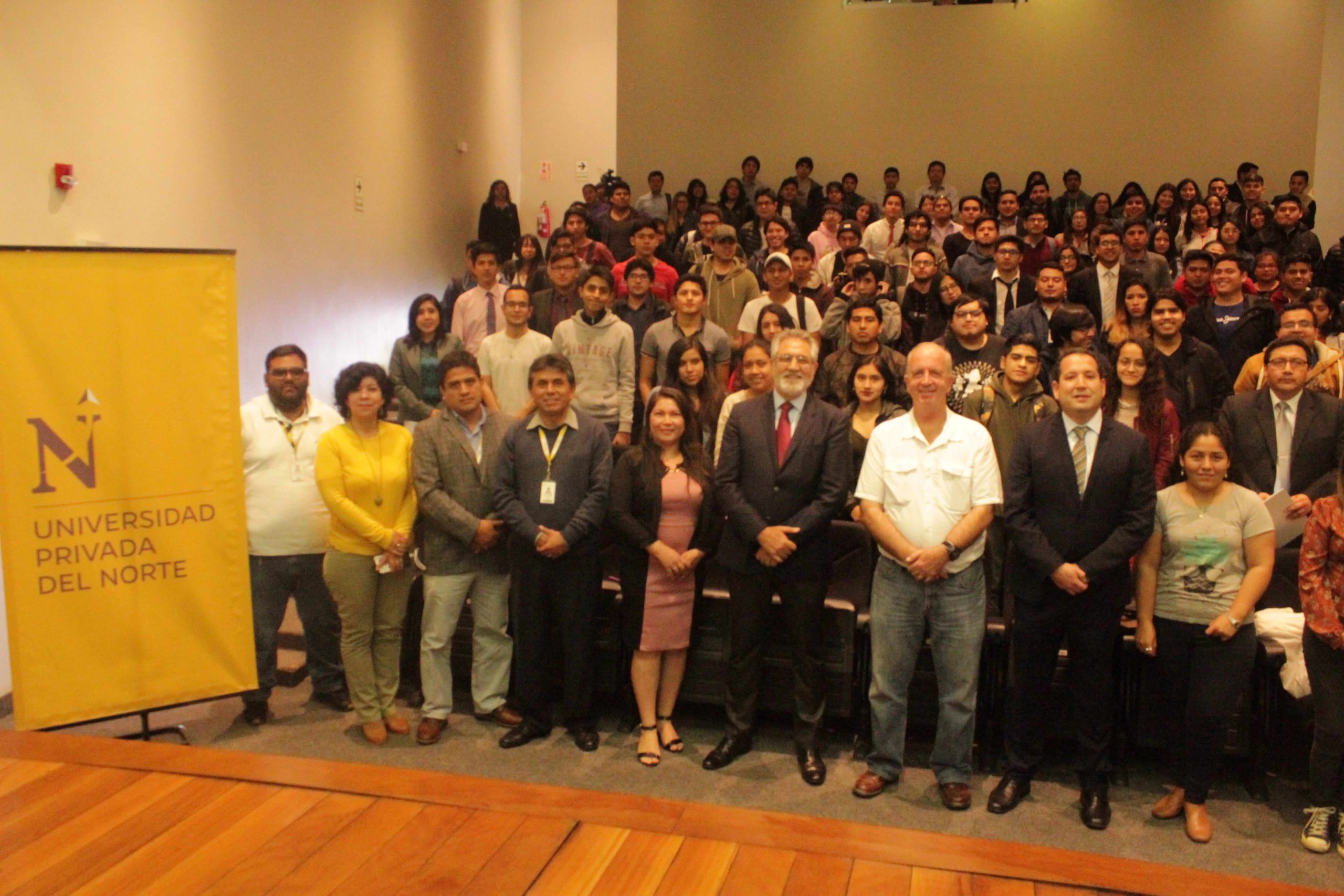 Fernando Cillóniz En Campus Trujillo