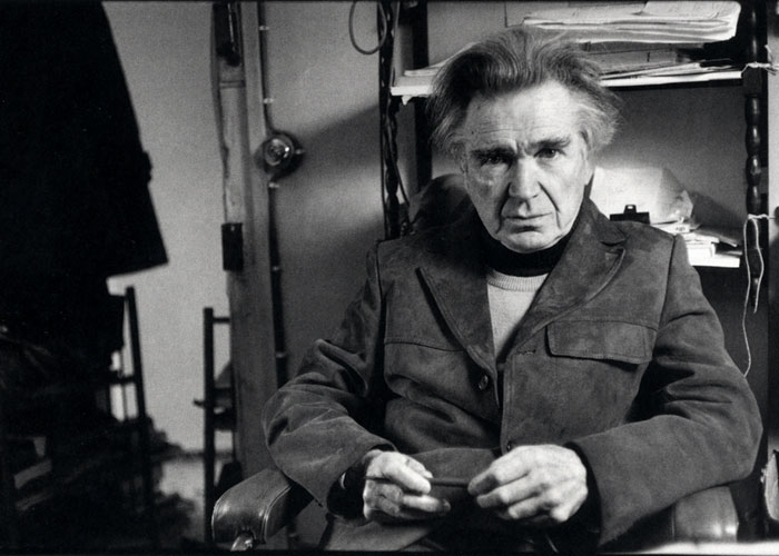 Cioran en la cola del bus