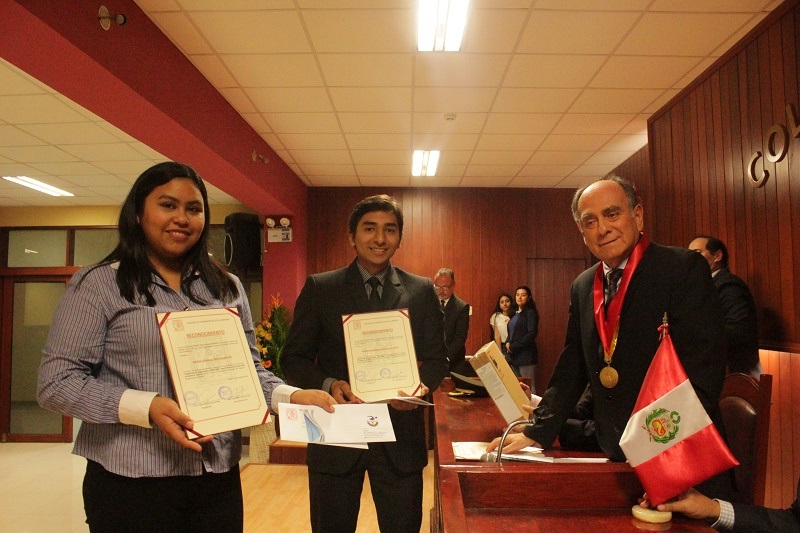 Colegio de Economistas de Trujillo reconoce a nuestro docente como “Economista Exitoso” en su IV aniversario