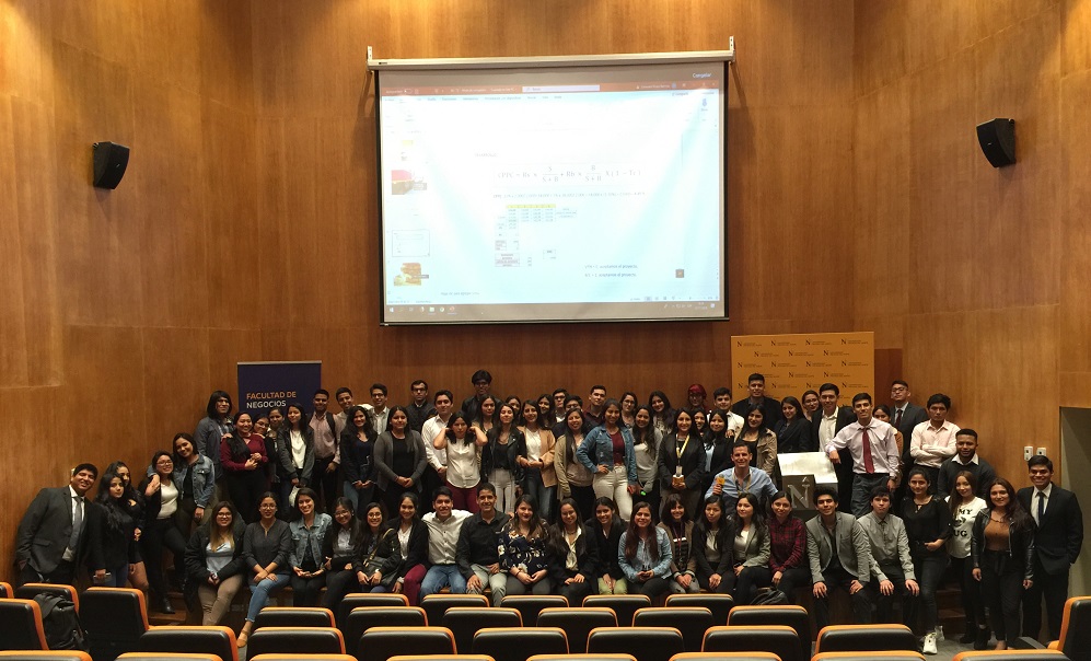 Estudiantes de Negocios presentaron proyectos de investigación
