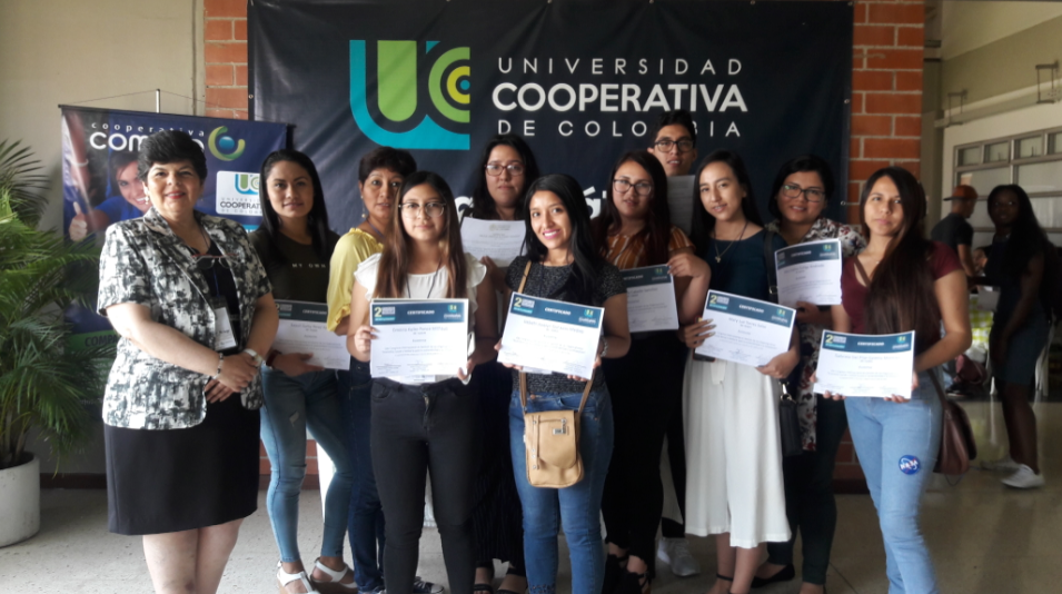 Encuentro en Cali: estudiantes y docentes de Negocios asistieron a congreso organizado por UCC
