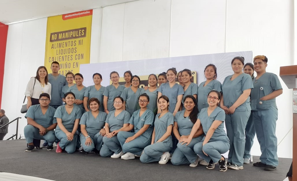 Nuestros estudiantes de Enfermería participan en campaña “No más niños quemados”