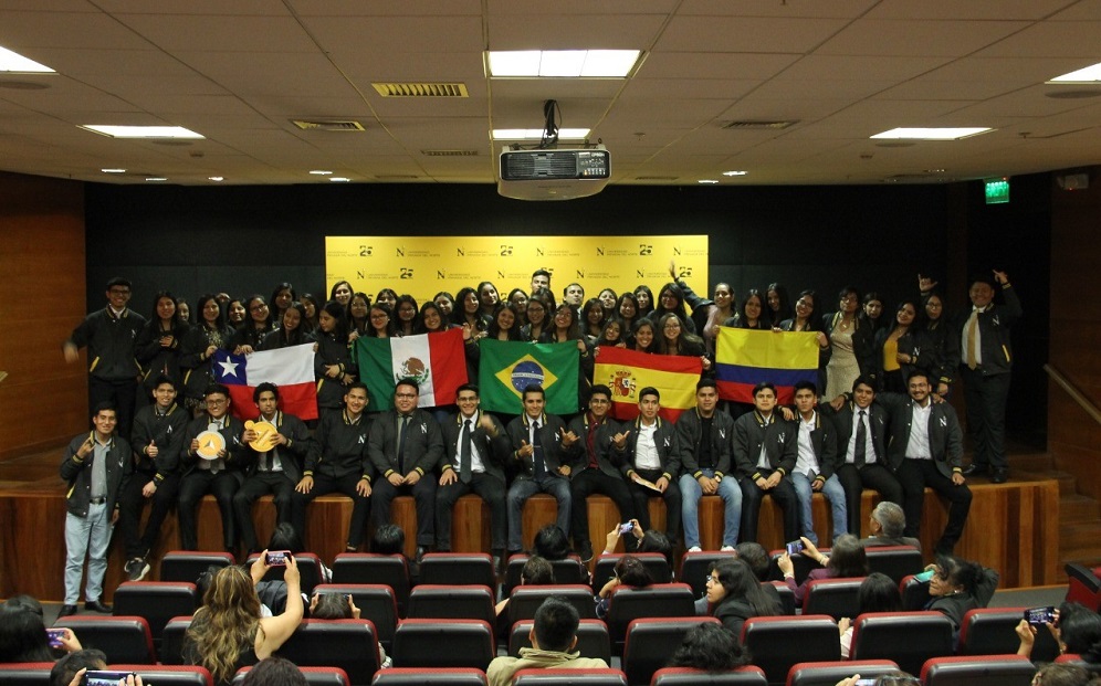 Listos para partir: ceremonia de despedida a estudiantes que realizarán intercambios internacionales el 2020-1