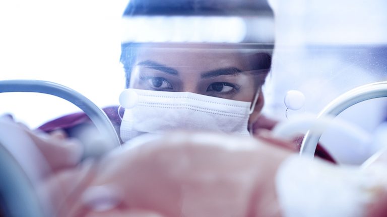 En qué consiste la carrera de Obstetricia en la UPN