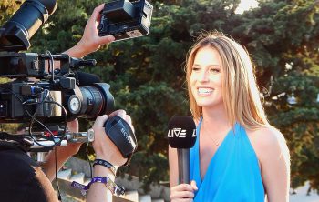 qué hace el periodista