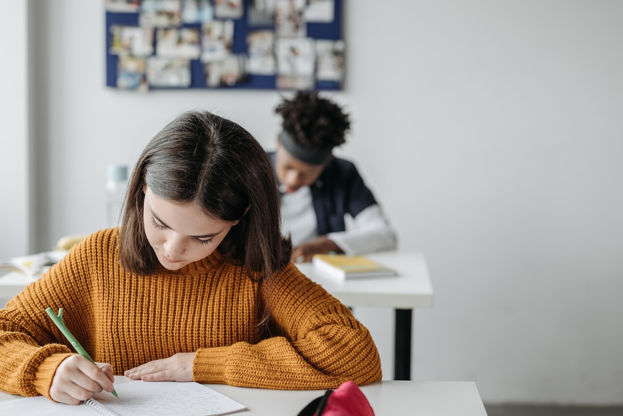 Texto expositivo qué es, estructura, tipos y ejemplo